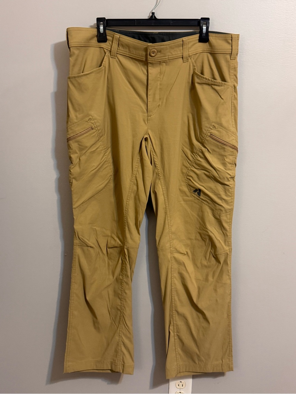 Eddie Bauer First Ascent Men's 38x30 Khaki Hiking Cargo Pants